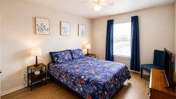 3 bedrooms, WiFi (free), bed sheets