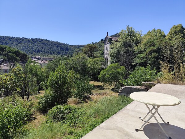 屋外ダイニングエリア