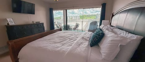 Iron/ironing board, travel crib, free WiFi, bed sheets
