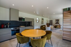 Fridge, microwave, oven, dishwasher