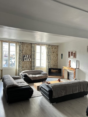 Téléviseur, livres