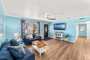 Smart TV, table tennis