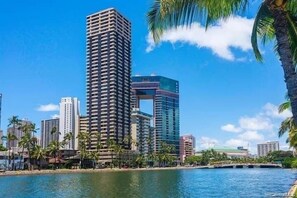 Imagen sin descripción, 3 de 44, botón