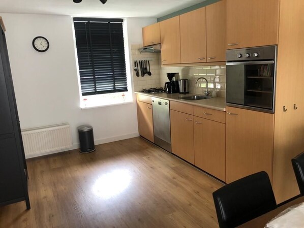 Mikrowelle, Ofen, Geschirrspüler