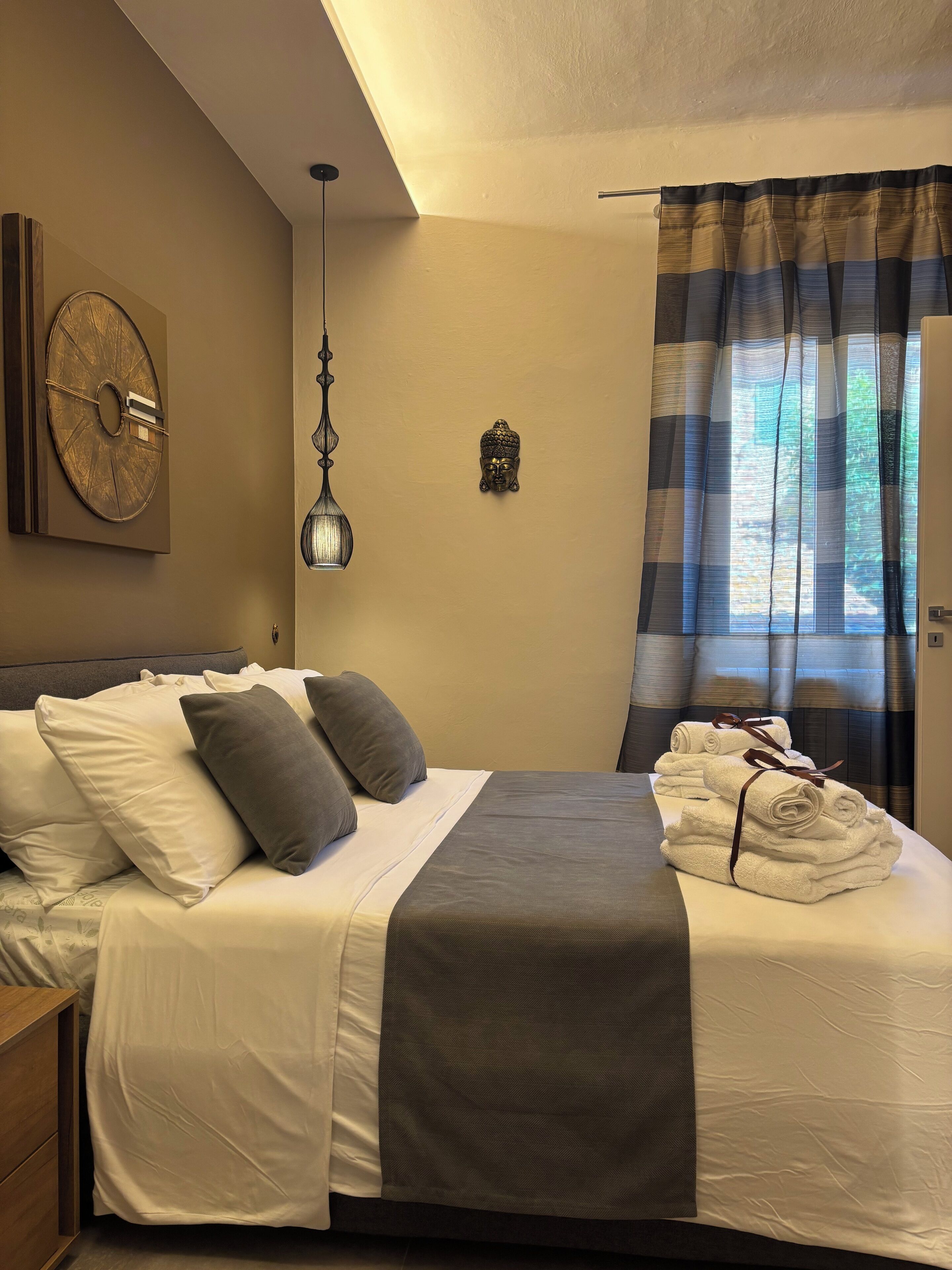 2 bedrooms, iron/ironing board, travel cot, free WiFi