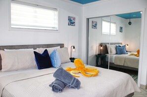 2 bedrooms, desk, iron/ironing board, WiFi