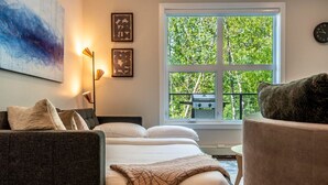 Room - Trailside Vista | Huge Patio | BBQ | AC | Downtown (Golden)