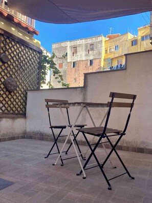 Outdoor dining - Bloom House (Catania)