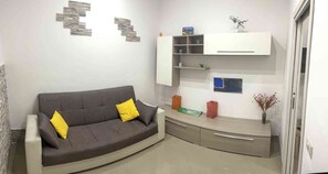 Living area - Bloom House (Catania)