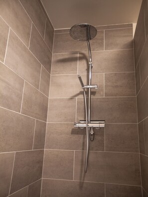 Apartment | Bathroom