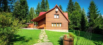 Wonderful 4-bedroom chalet in Oravice-Vitanová named Chata/Challet Bobík