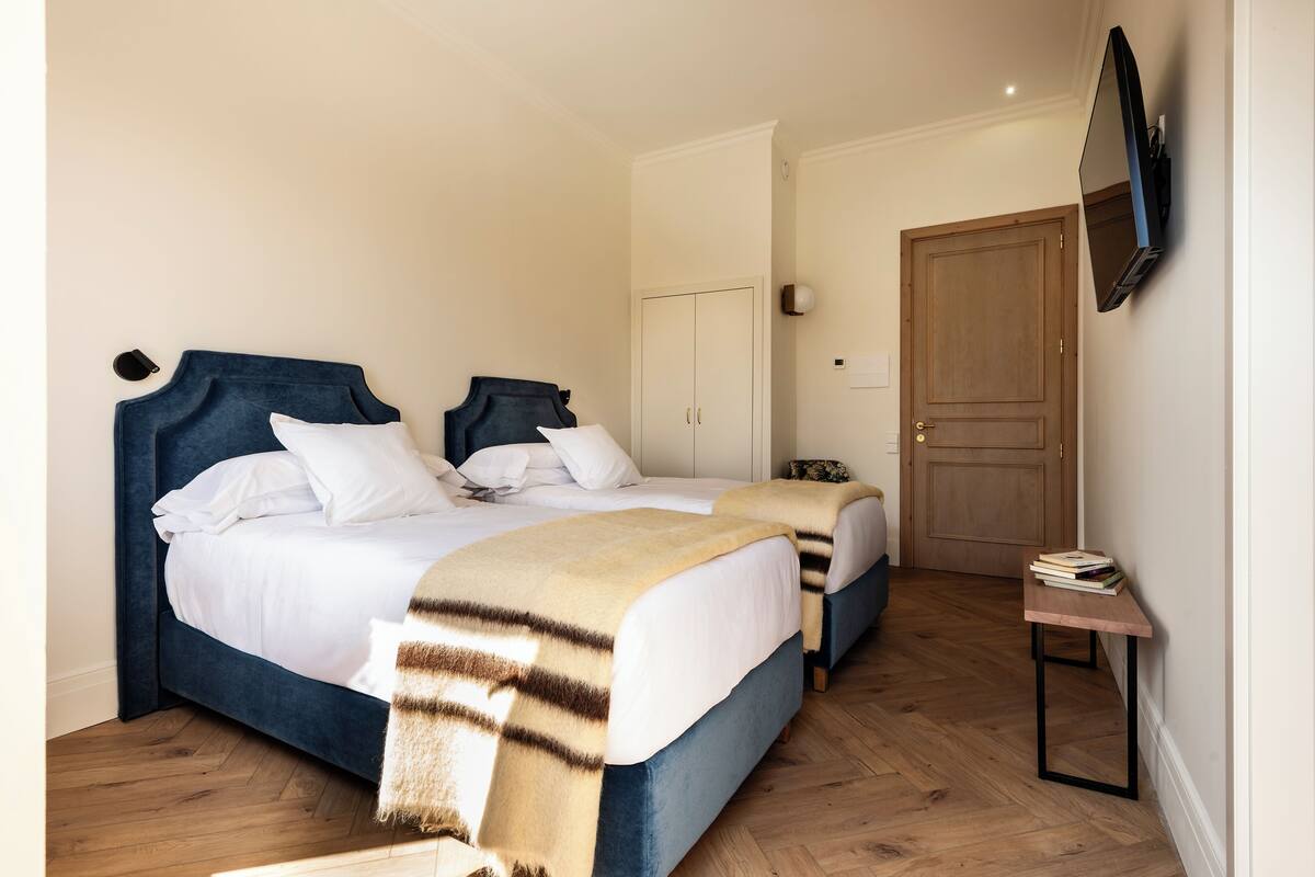 Deluxe Suite | Free WiFi