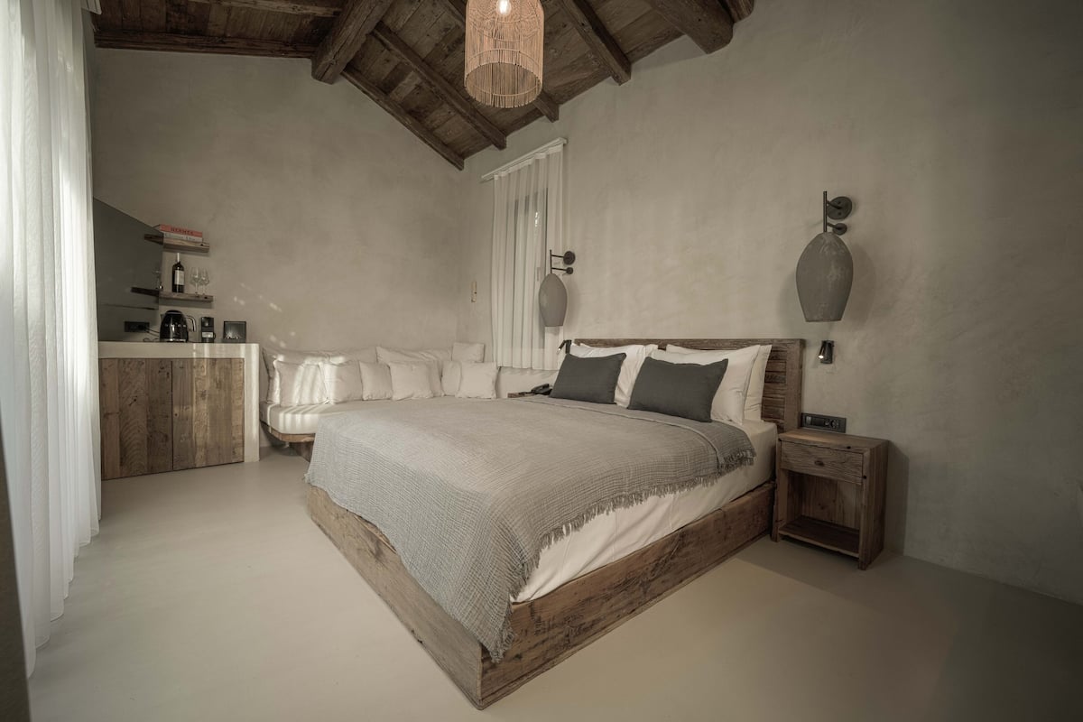 Quarto premium, varanda | Cofres nos quartos, Wi-Fi de cortesia