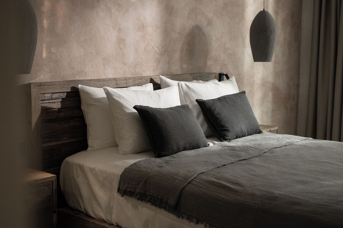 Rom – premium, terrasse | Sengetøy av topp kvalitet, memory foam-senger og safe på rommet