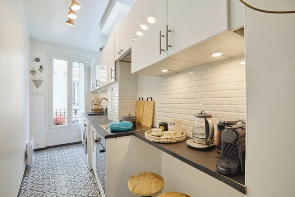 อพาร์ทเมนท์ | ครัวส่วนตัว | ตู้เย็น, เตาอบ, เตาประกอบอาหาร, เครื่องล้างจาน