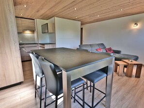 Interior - Beautiful 3-room apartment, renovated, 58 sqm, 5 pers, balcony, parking (Le Grand-Bornand)
