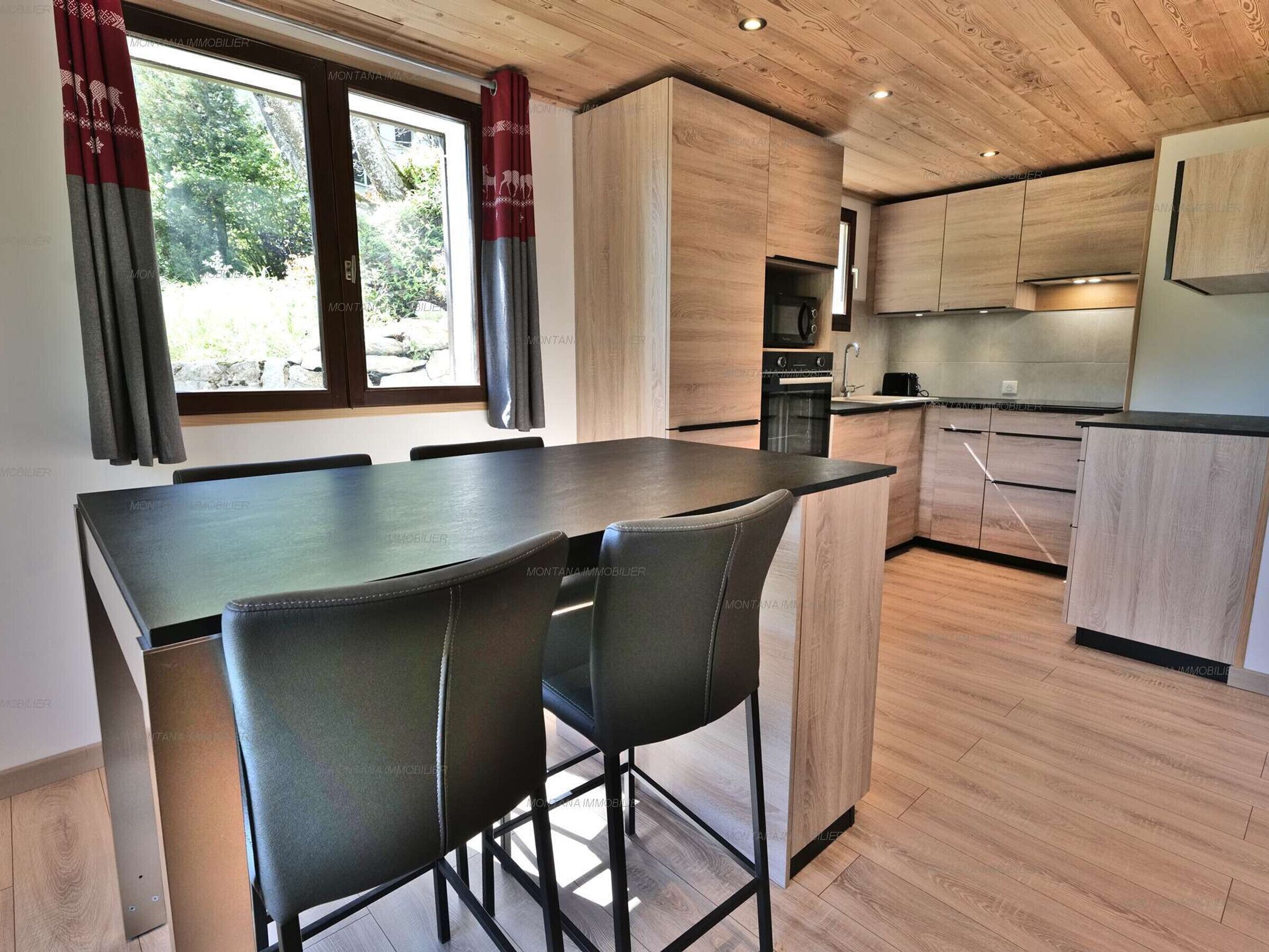 Mikroaaltouuni, uuni, liesi, astianpesukone