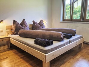 3 bedrooms, travel cot, free WiFi