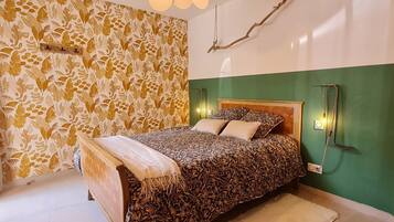 1 bedroom, bed sheets