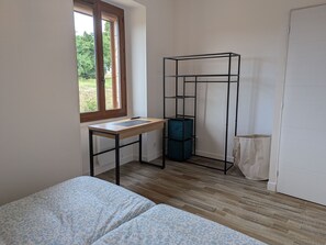 1 bedroom, free WiFi, bed sheets