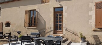 Cozy 4-person cottage, terrace, near Loire