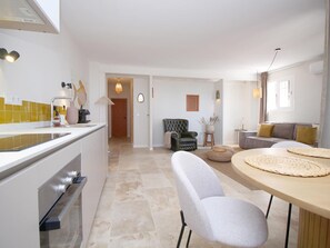 Fridge, microwave, coffee/tea maker, toaster