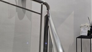 A metallic handrail on a staircase. - Design Suites in Malaga Center - Comfortable Accommodation (Málaga)