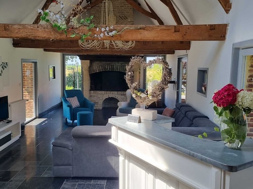 Gîte au cœur des Flandres avec jardin et spa optionnel, pour 15 personnes