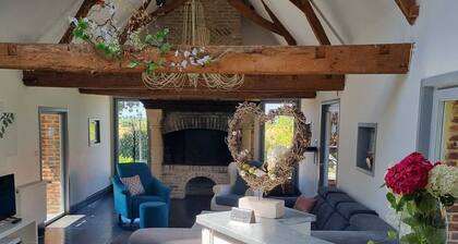 GĂźte spacieux au cĆur des Flandres avec cheminĂ©e pour 15 personnes