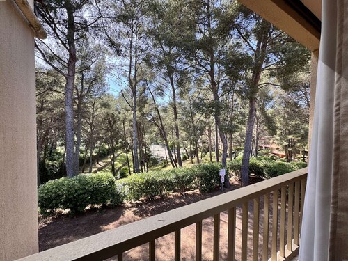 Renovated quiet apartment with beach access - 6 people