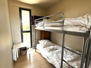 5 bedrooms
