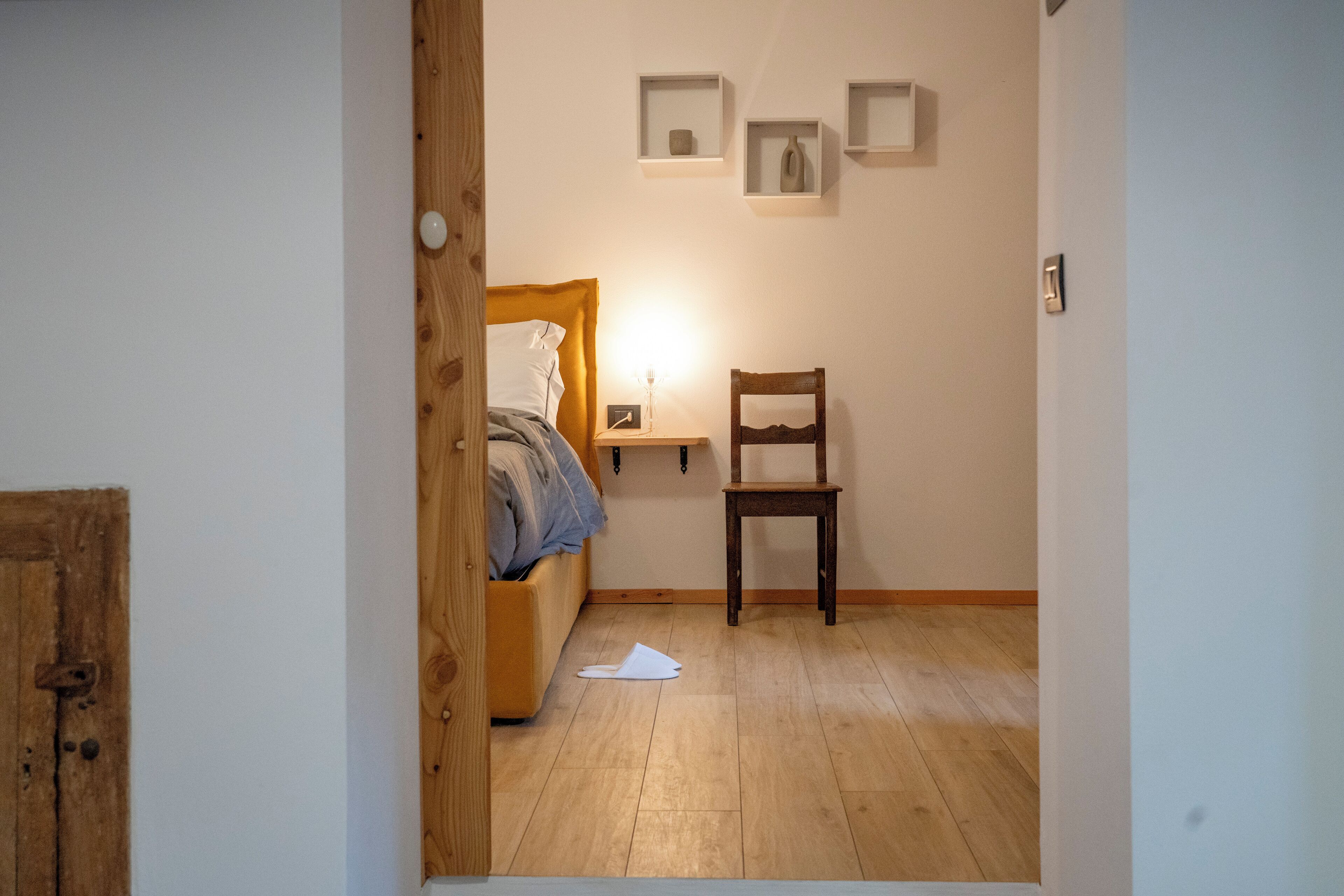 Deluxe Suite, Patio, Mountain View | In-room safe, blackout curtains, soundproofing, free WiFi