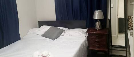 Maison Confort | Fer et planche à repasser, Wi-Fi gratuit