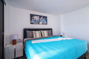 6 bedrooms, iron/ironing board, WiFi, bed sheets