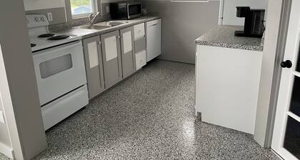 Oceanfront cottage -Irish Loop