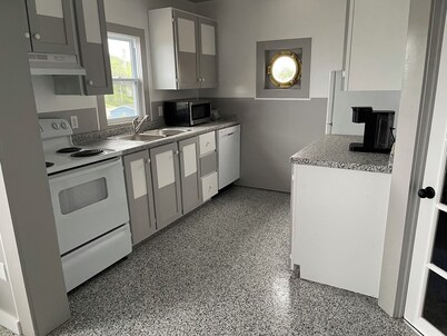 Oceanfront cottage -Irish Loop