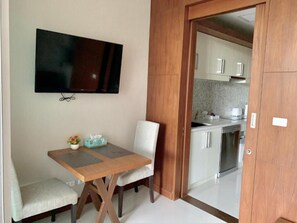 Dining - Apartment 48 м²
with balcony and garden view (Tambon Karon)