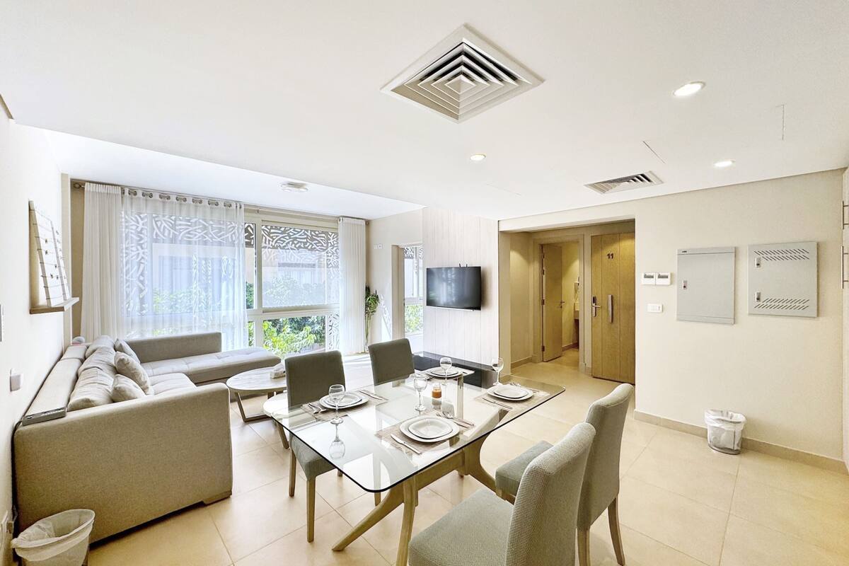 Apartment | Living area | TV