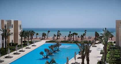 Xuru Stays I Roomy & Relaxed 1bdr @ Mangroovy Free Beach & Pool