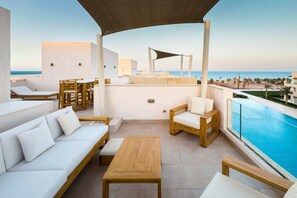 Charming 2 BDR w/ Sea Pool View |Free Pool & Beach (M9-5B-23) | 야외 식당
