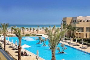 Embellished 2BDR @ Mangroovy |Free Pool & Beach (M9-4B-23) | Piscina | Piscina externa