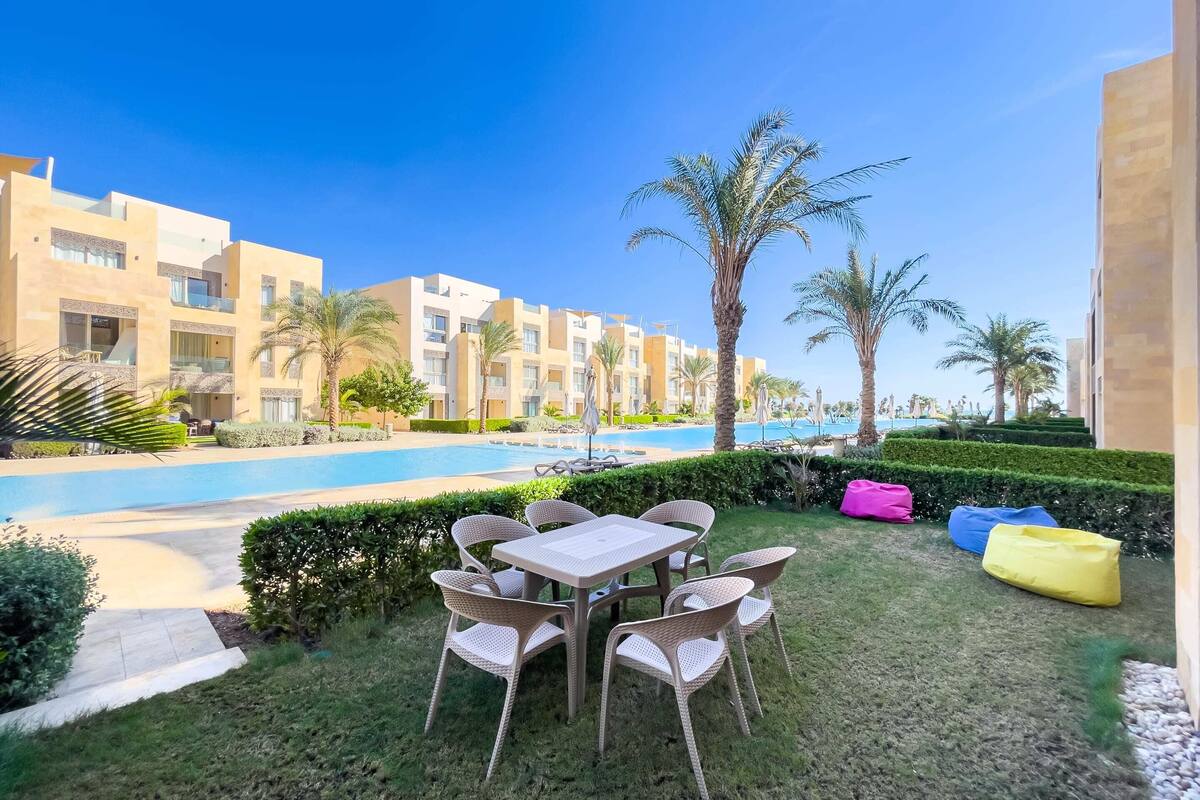Basic Apartment | Pool