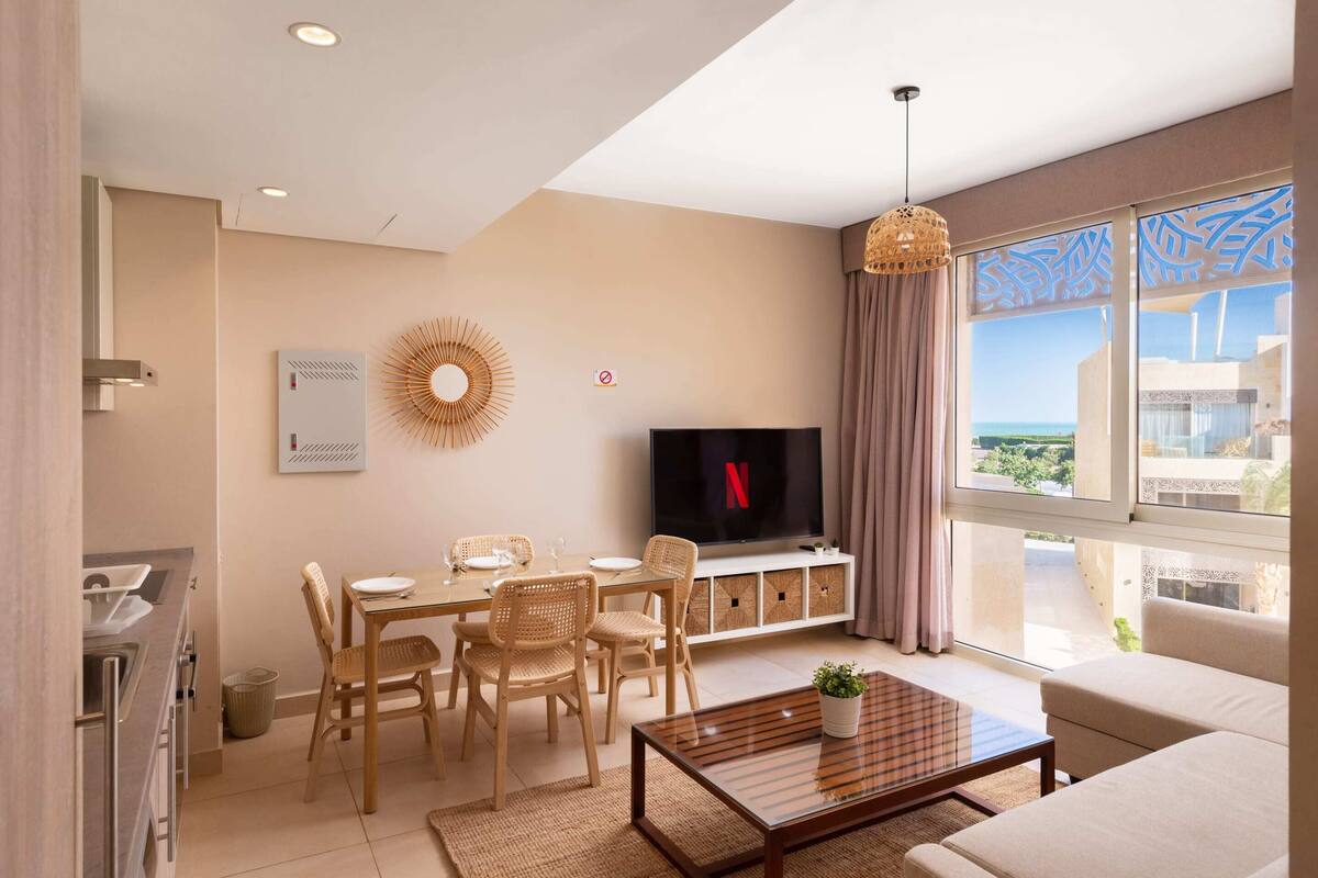 Apartment | Living area | TV