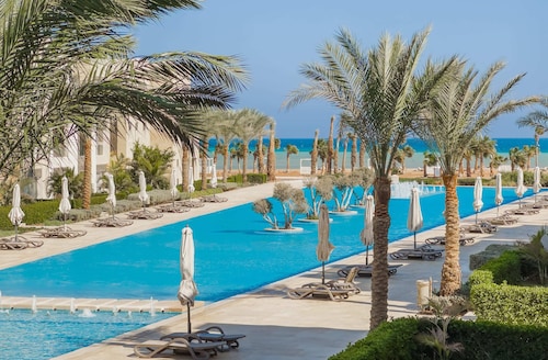 Xuru Stays I Roomy & Relaxed 1bdr @ Mangroovy Free Beach & Pool