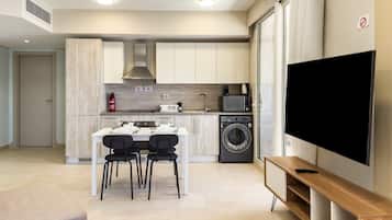 Glow & Tide 1BDR w/ Rooftop @ Mangroovy |Free Pool & Beach Access (M10-3A-21) | Privat køkken | Køleskab, mikrobølgeovn, ovn, kogeplade