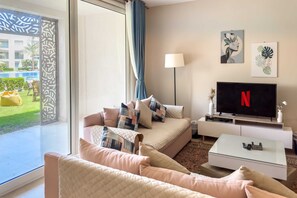 Living area - Xuru Stays I Modish & Magnific 2bdr @ Mangroovy Pool & Beach Access (El Gouna)