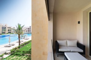 Dashing 2 BDR @ Mangroovy | Free Pool & Beach Access (M10-2B-12) | Terrasse/Patio