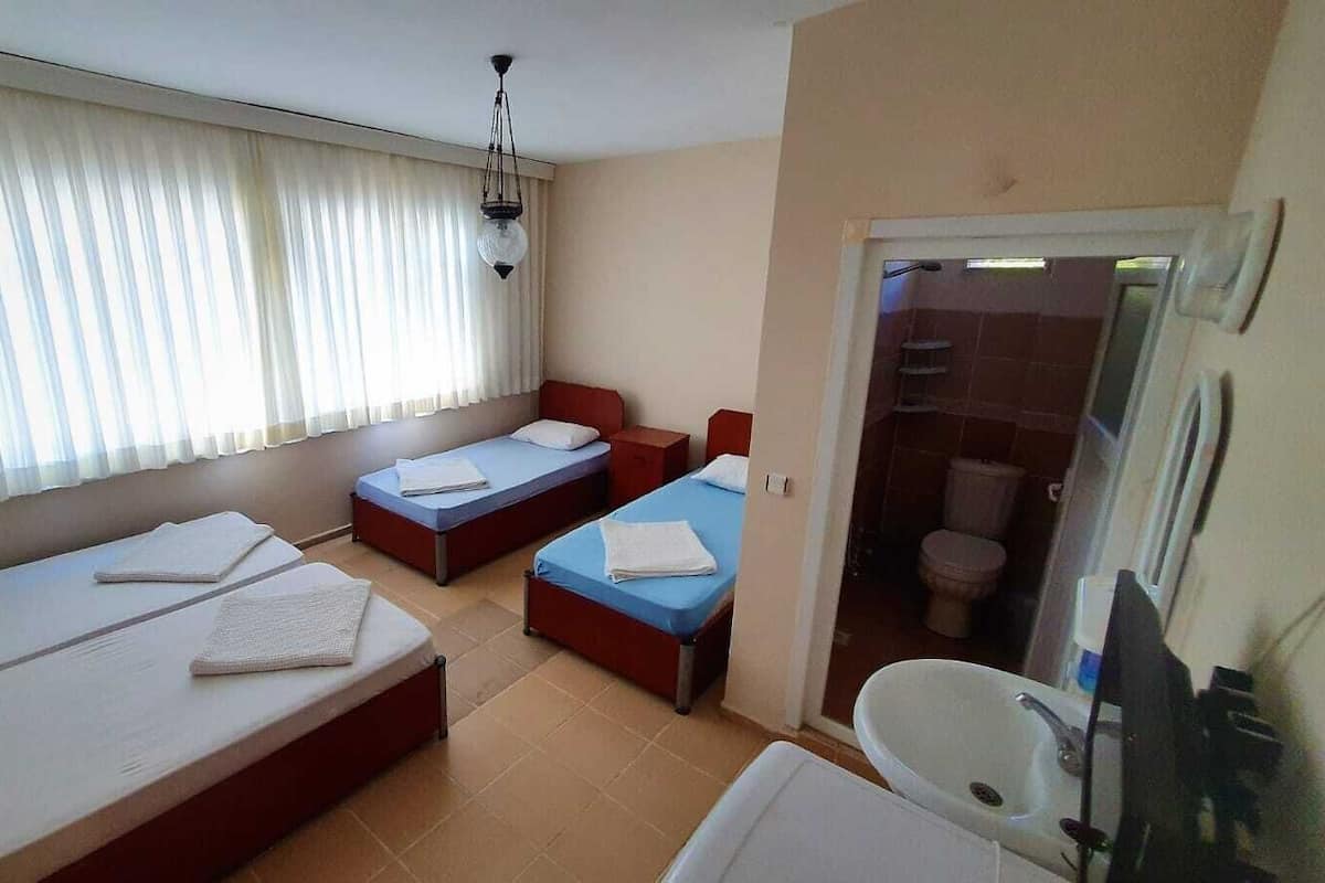 Standard Room | Free WiFi