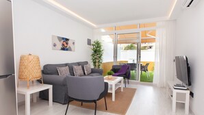 Living room - Bungalow in Maspalomas Near Playa del Ingles (San Bartolomé de Tirajana)