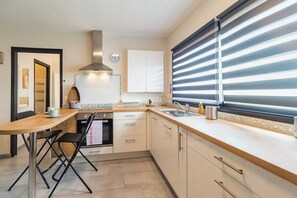 Fridge, microwave, oven, dishwasher